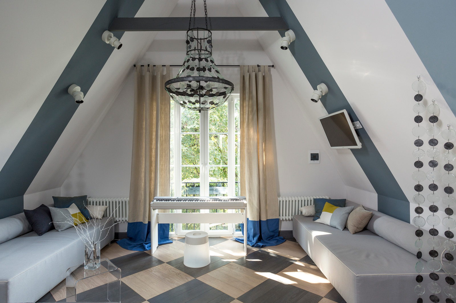 Обложка альбома: спальня детей