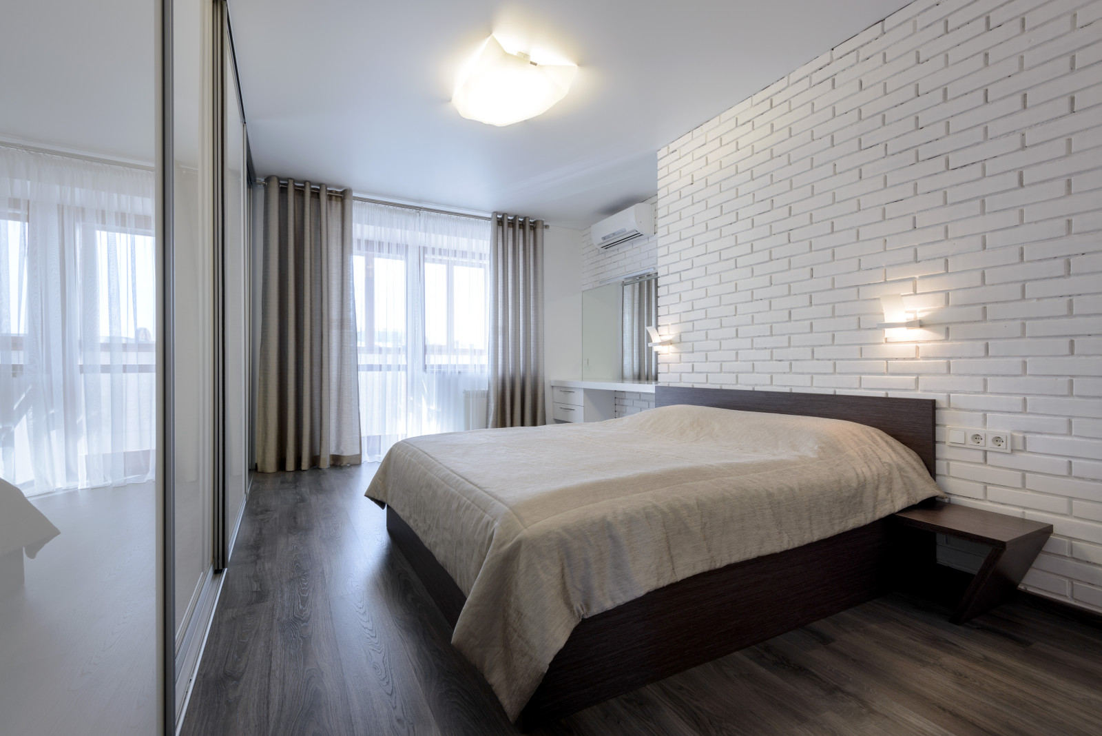 apartment with aquarium