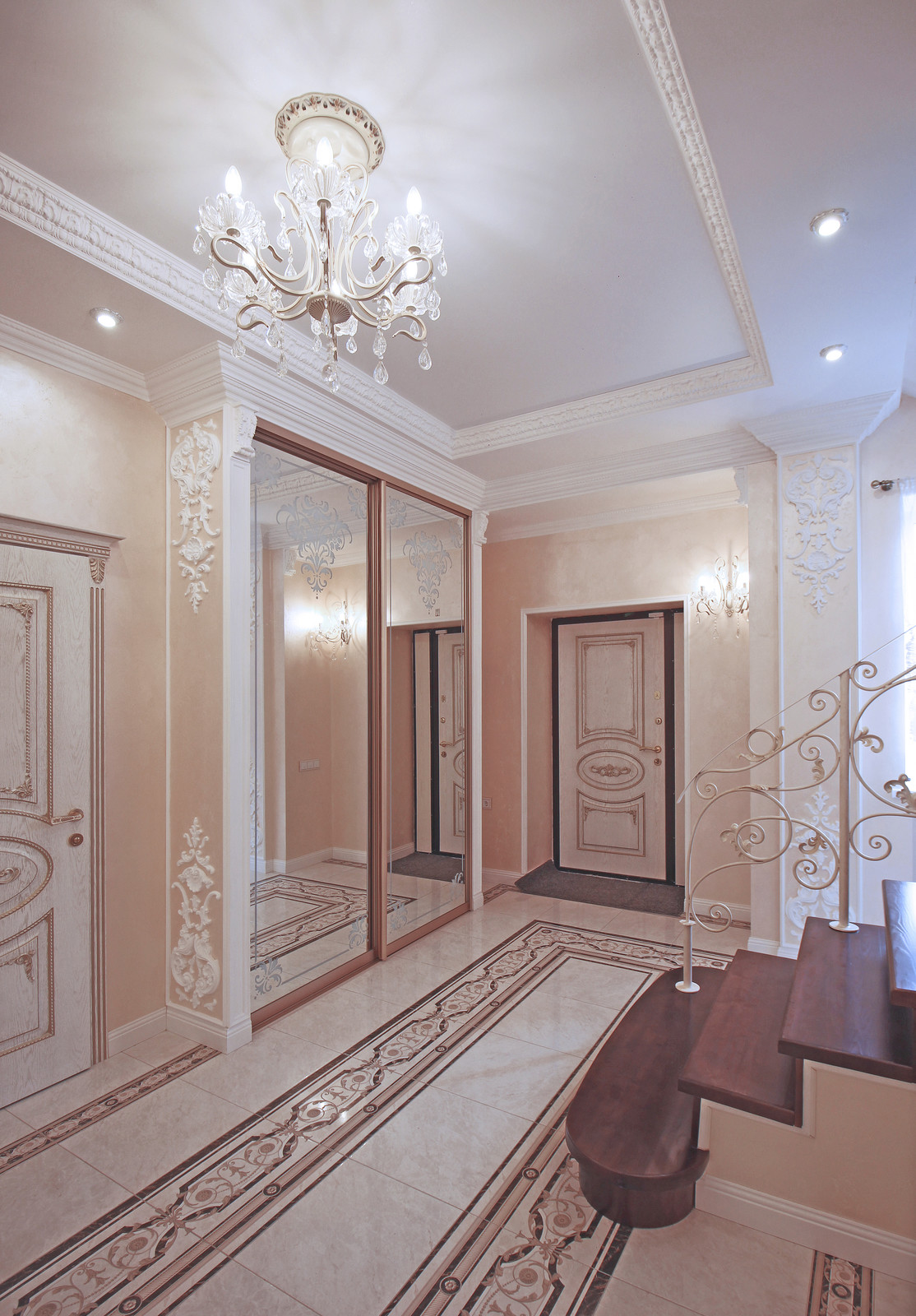 Двухэтажный дом "Светлая классика"