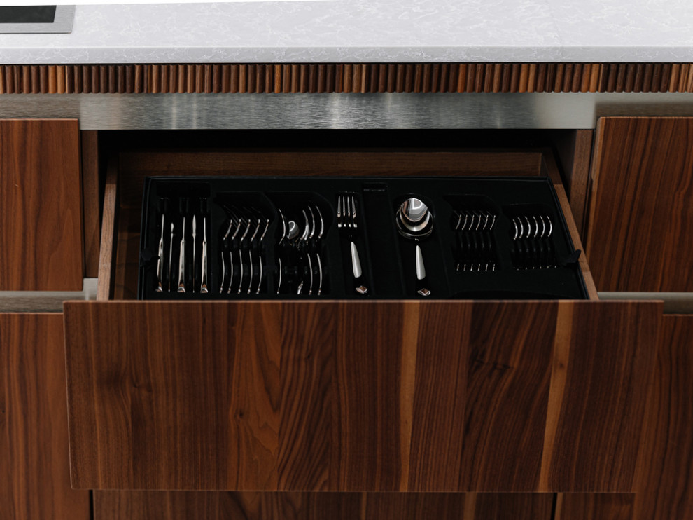 ЖК Knight Bridge - Кухня Glamour от фабрики Old Line