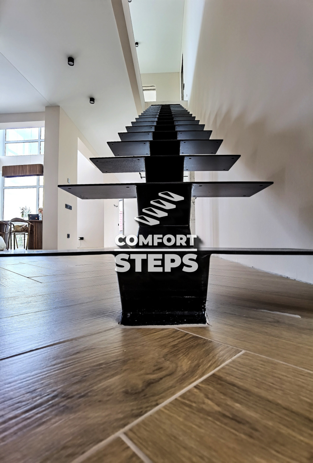 Лестница на монокосоуре со ступенями из ясеня с подсветкой