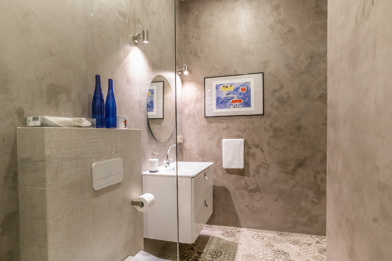 ИСПАНСКАЯ РИВЬЕРА. ДОМ НА СКЛОНЕ.