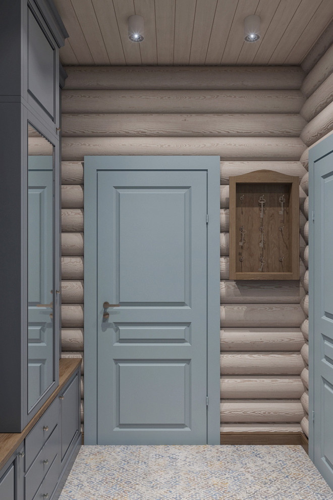 Прихожая  и гардеробная в деревянном доме