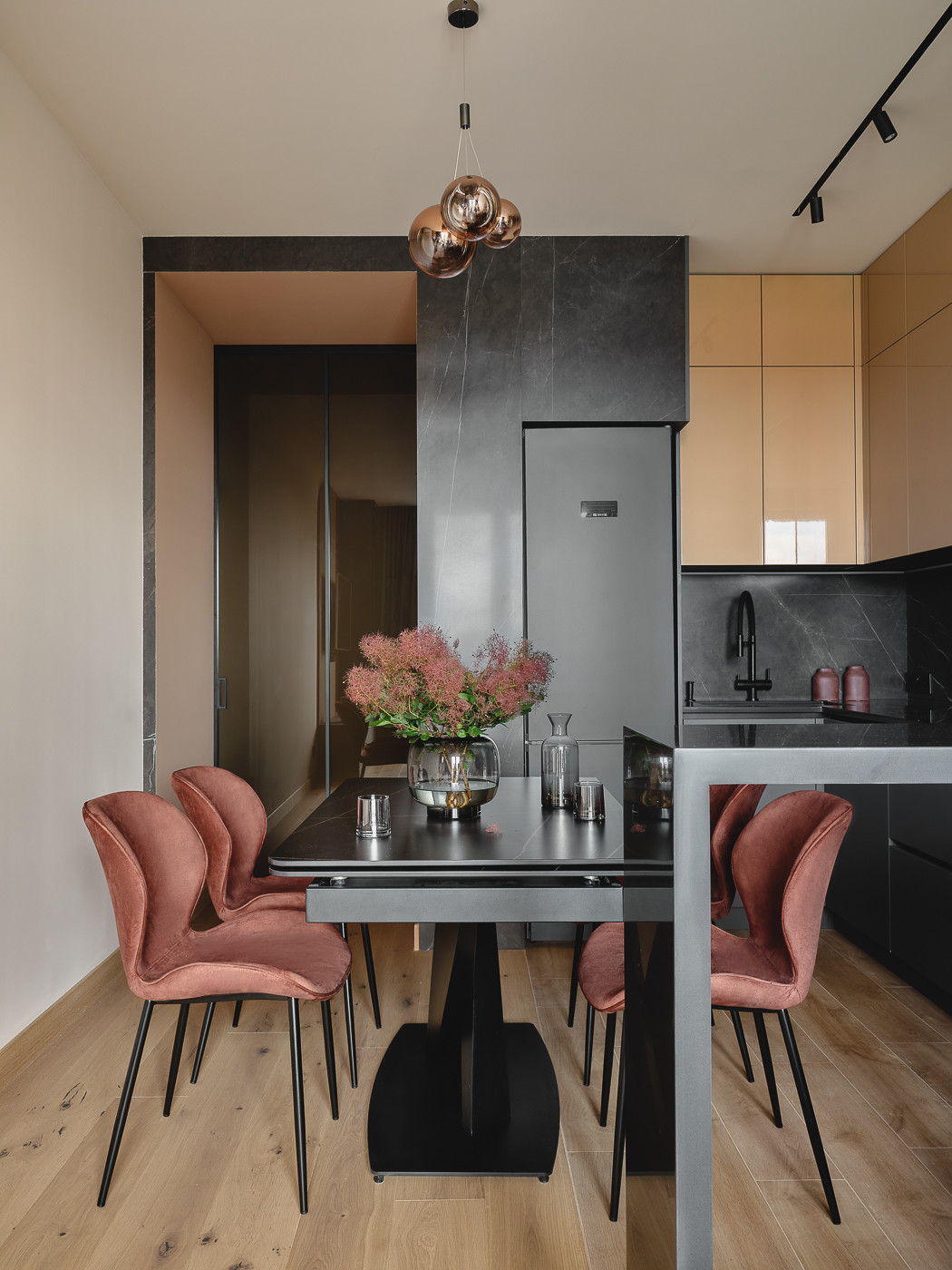 Трехкомнатная квартира 98 кв.м. в ЖК "Западный порт"