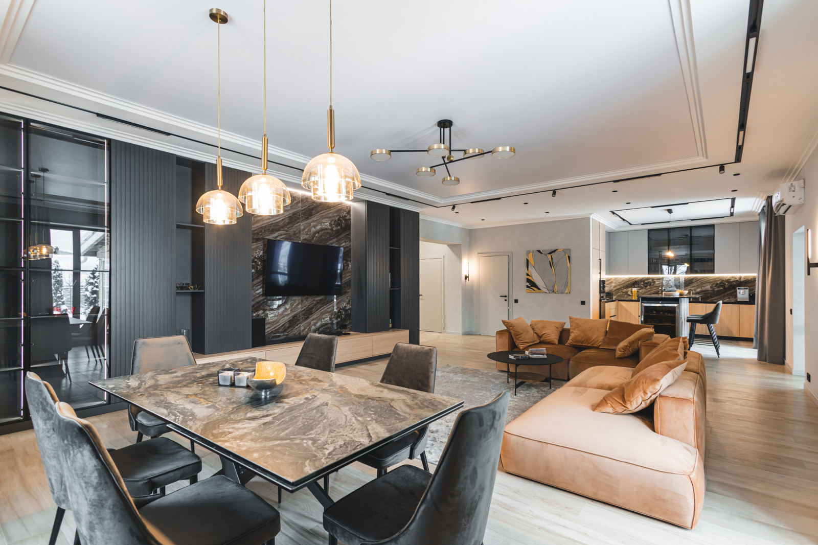 Обложка проекта: Реализованный интерьер частного дома площадью 300 кв.м.