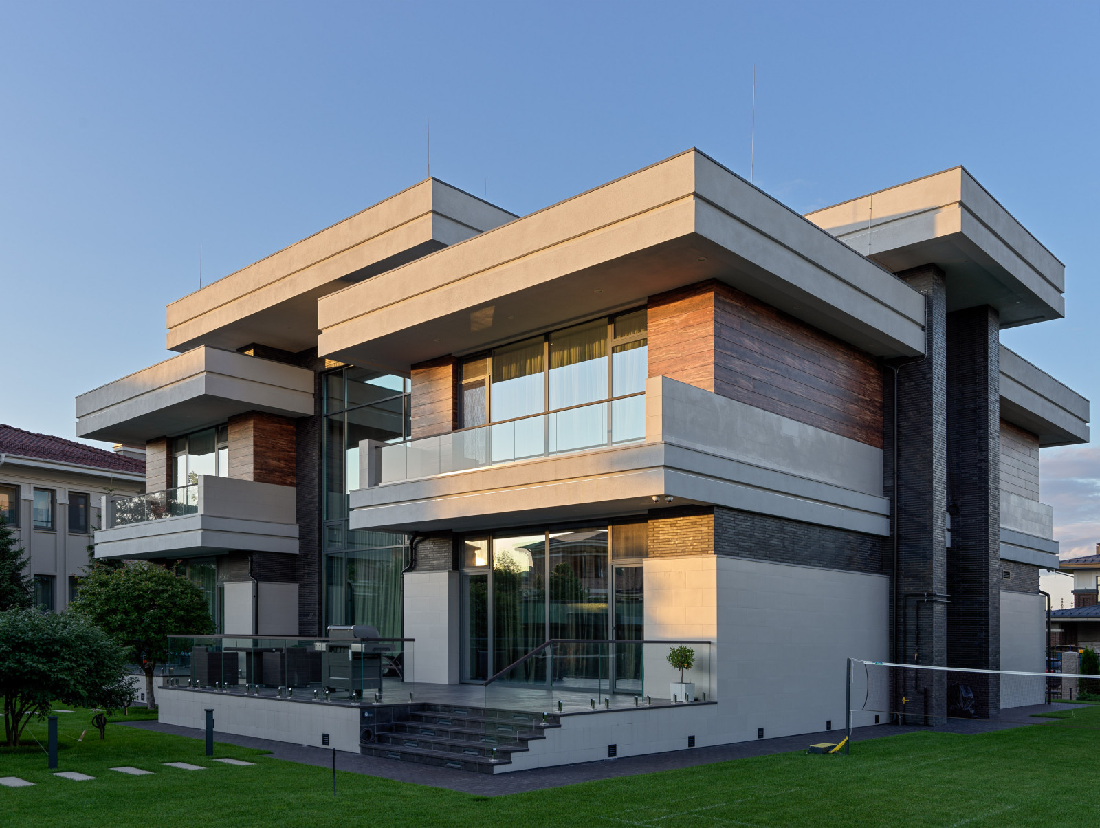 Houzz тур: Загородный дом со стеклянным камином