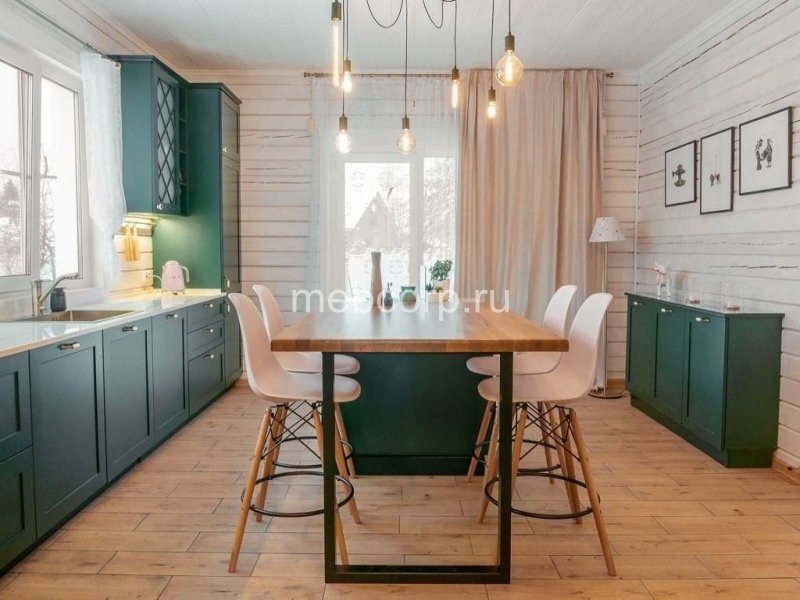 Кухня в загородный дом