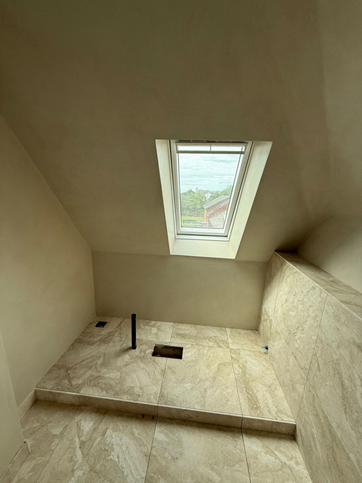 Минималистичная ванная с покрытием микроцемент: эстетика чистоты и цельности