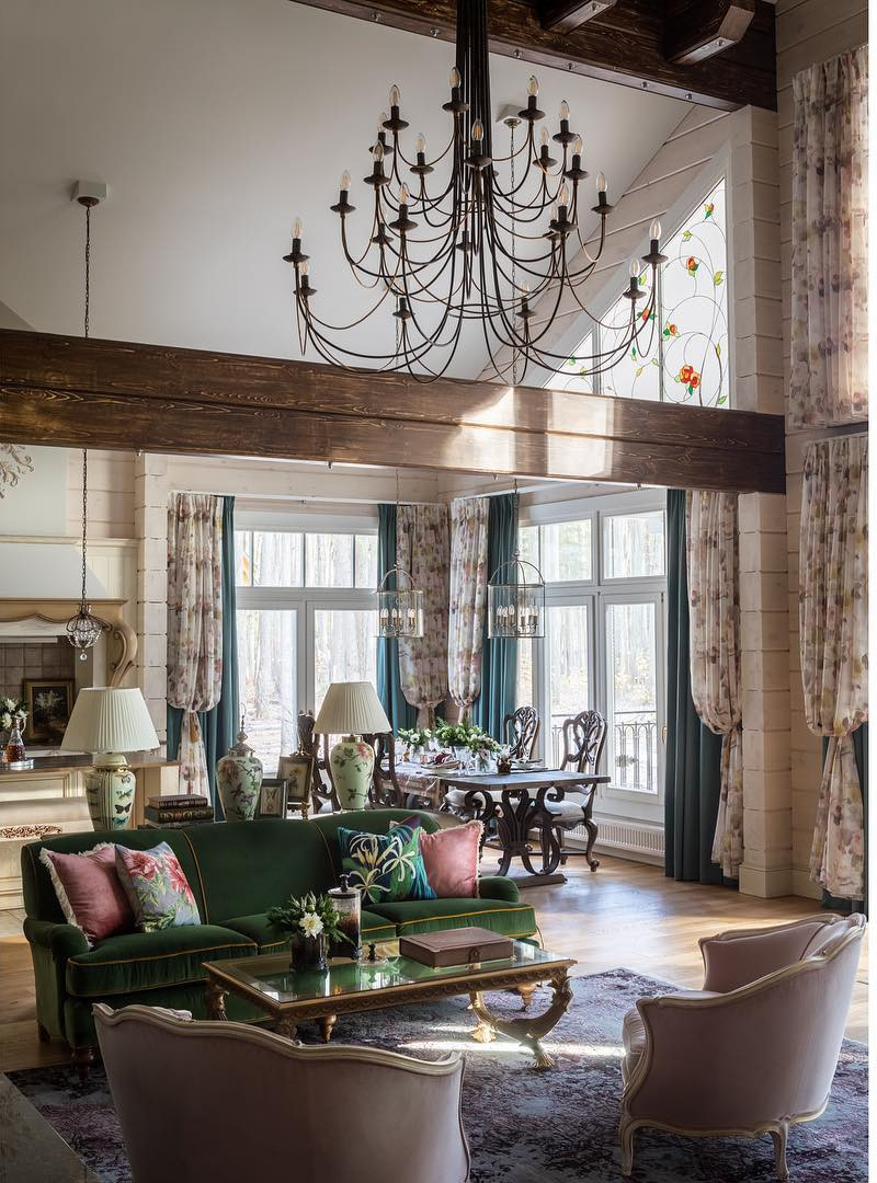 Лепной декор в деревянном доме