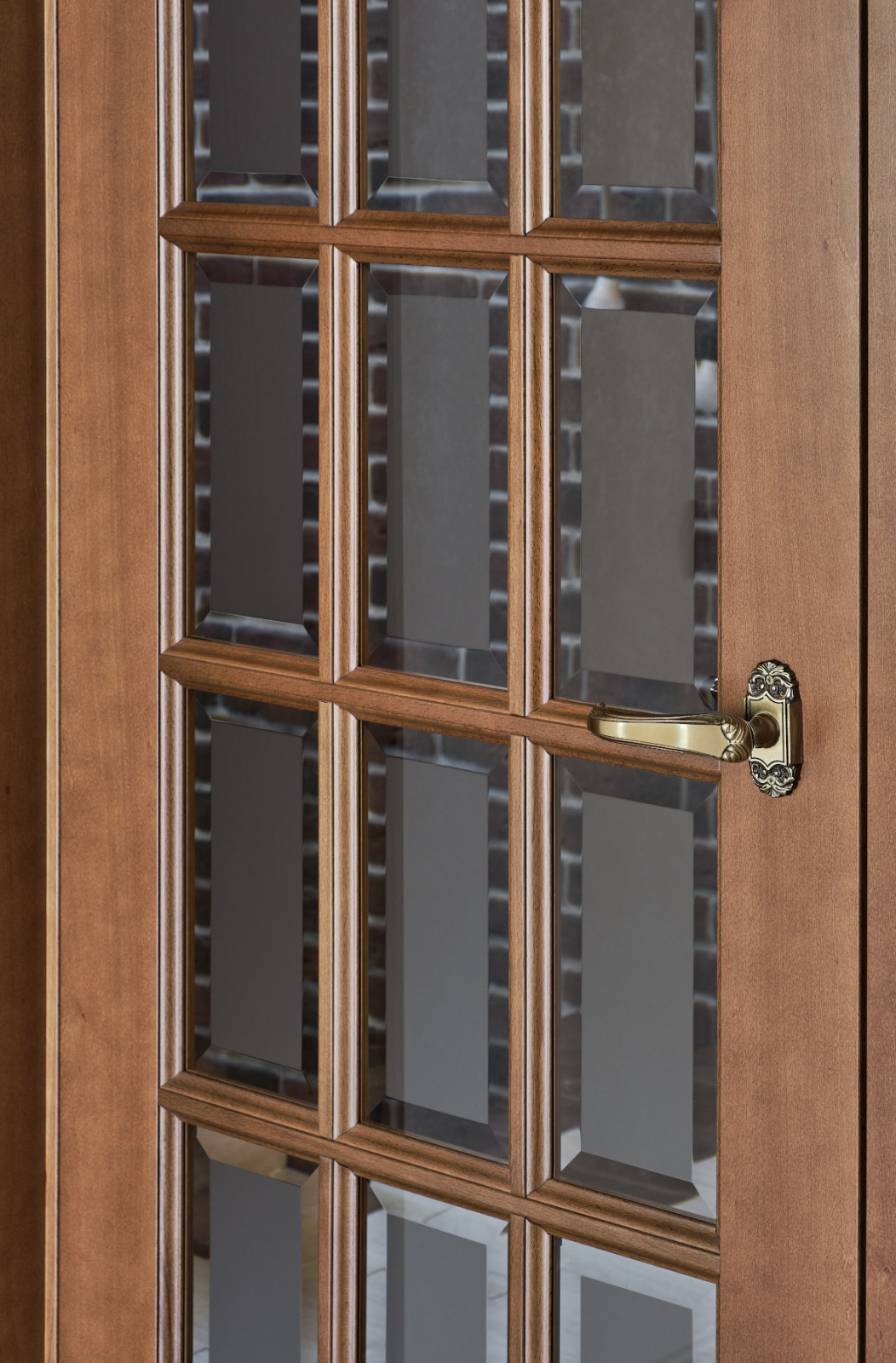 Модели Стимул и Премьер в отделке Ольха Орех