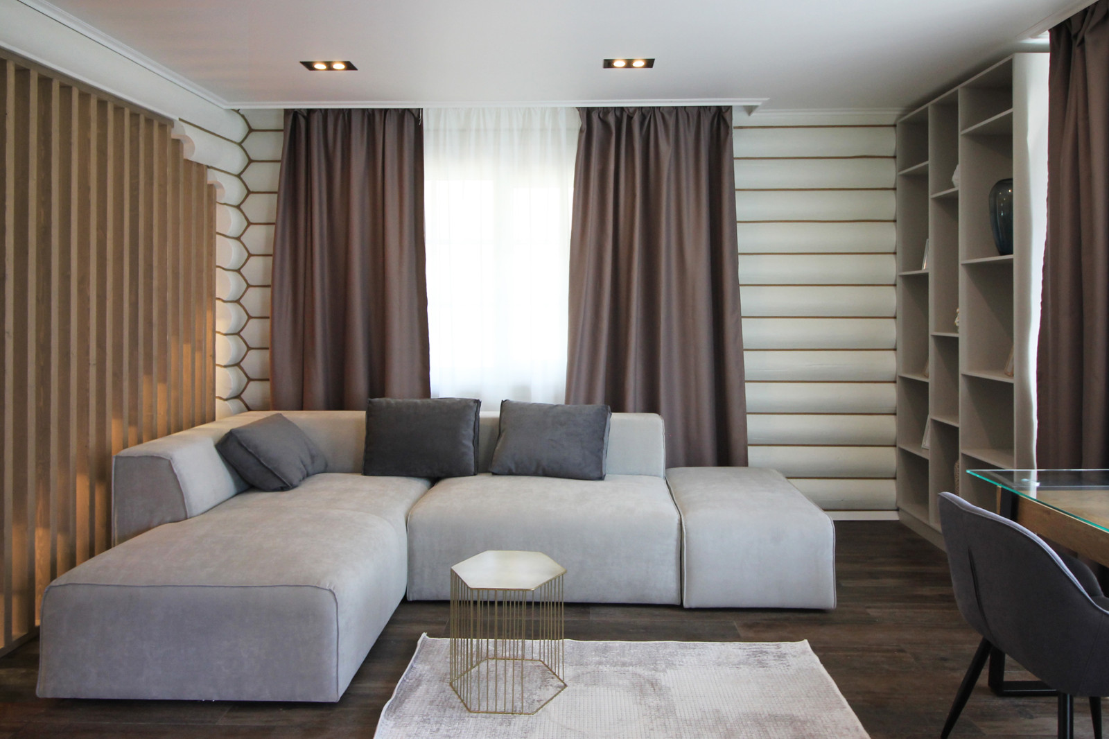 Срубовой коттедж 38 в п.Рощино, Ленинградская обл. Царство-Королевство