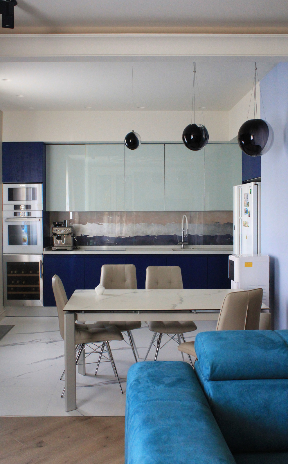 Утро с круассаном