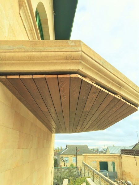 РАБОТЫ ПО МОНТАЖУ ПЛАНКЕНА И ТЕРРСАНОЙ ДОСКИ ИЗ ЛИСТВЕННИЦЫ В ДАГЕСТАНЕ.