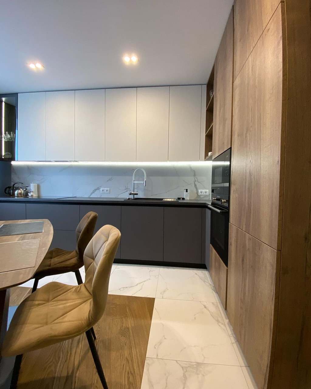 Обложка проекта: Угловая кухня на заказ