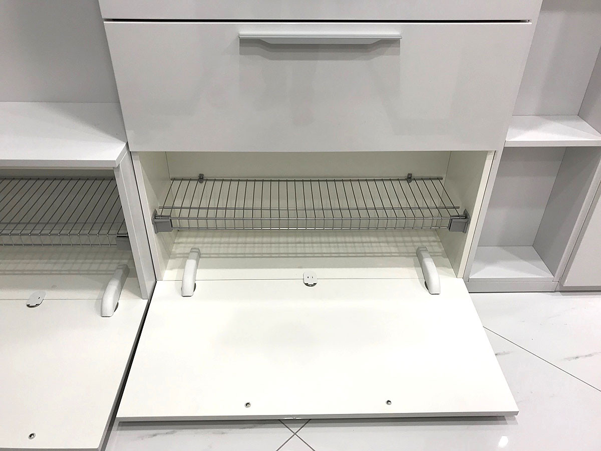 Глянцевый шкаф для прихожей