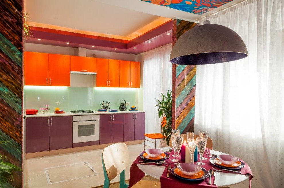 Фазенда. Первый канал. Колонны из обожженного дерева Suntan WOOD.