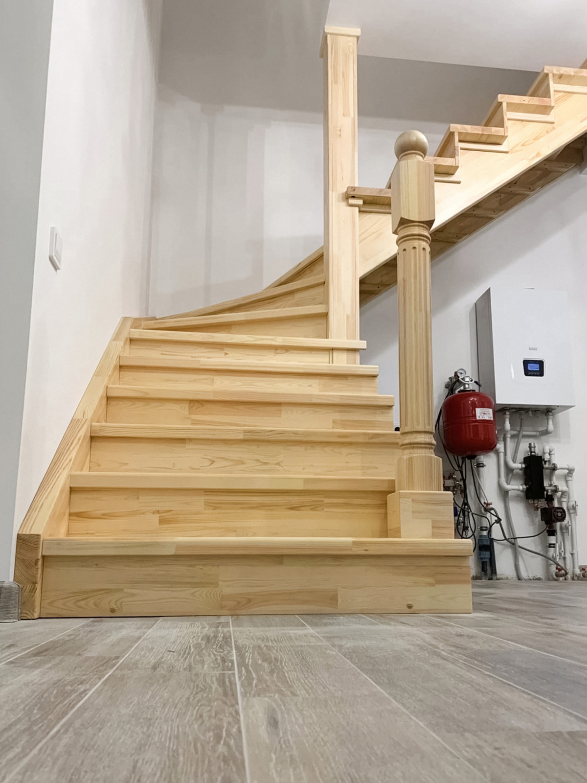 Обложка проекта: Лестница из сосны