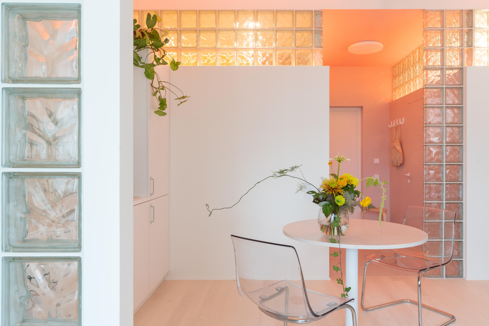 Обложка проекта: Квартира с стеклоблоками