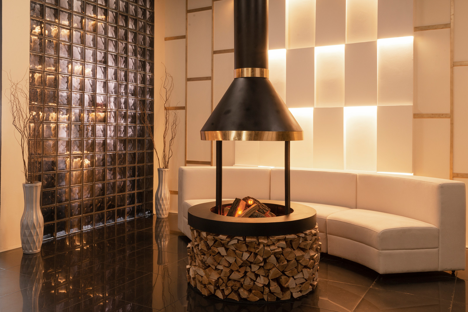 Обложка проекта: The Egoist interior design | decorative sexy space