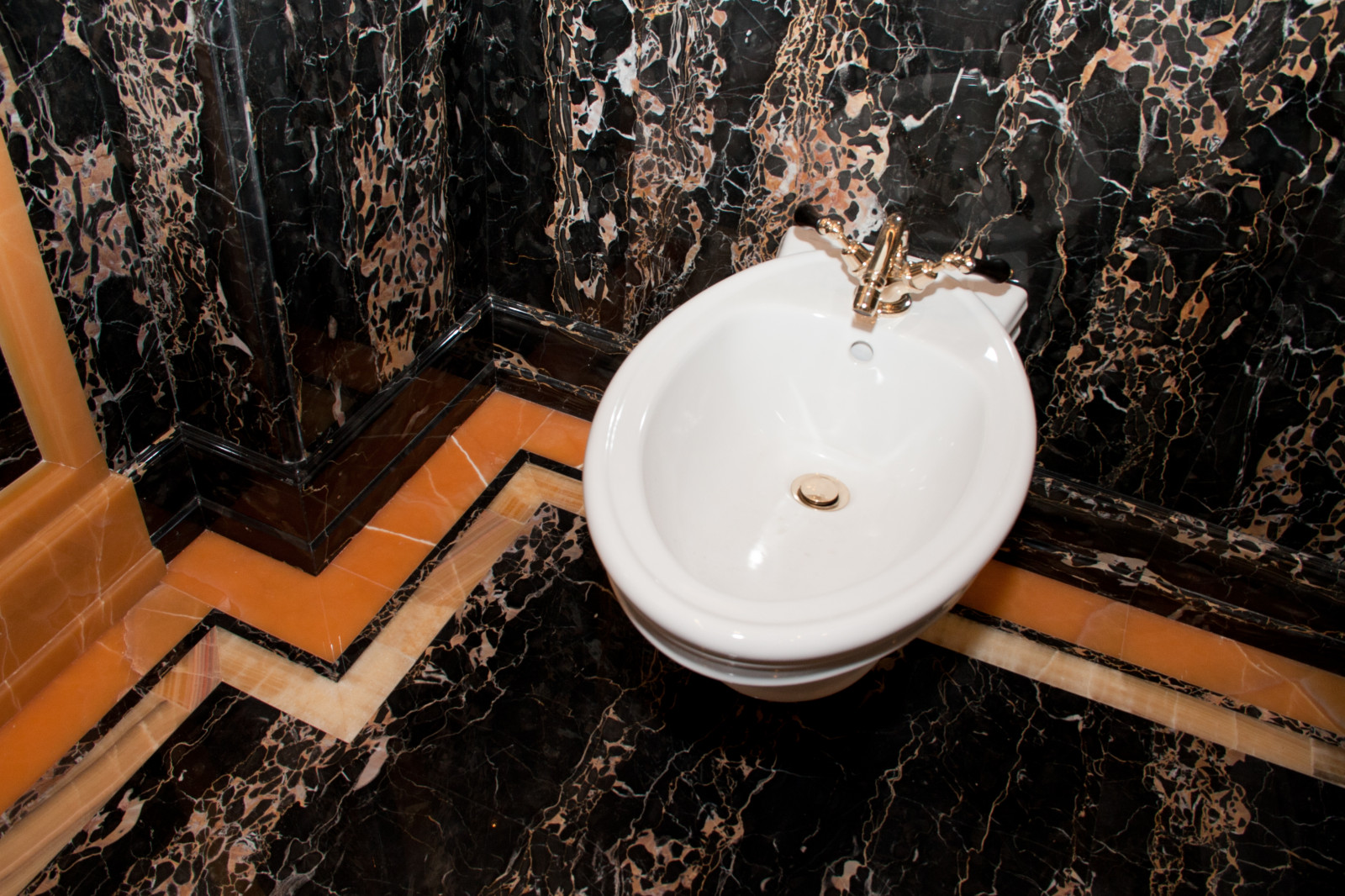 Обложка проекта: Квартира в жилом комплексе бизнес-класса