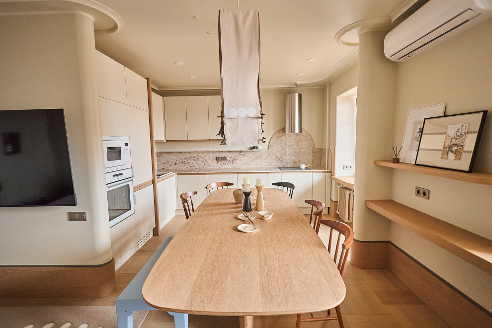 Кухня-столовая с завитком гюль