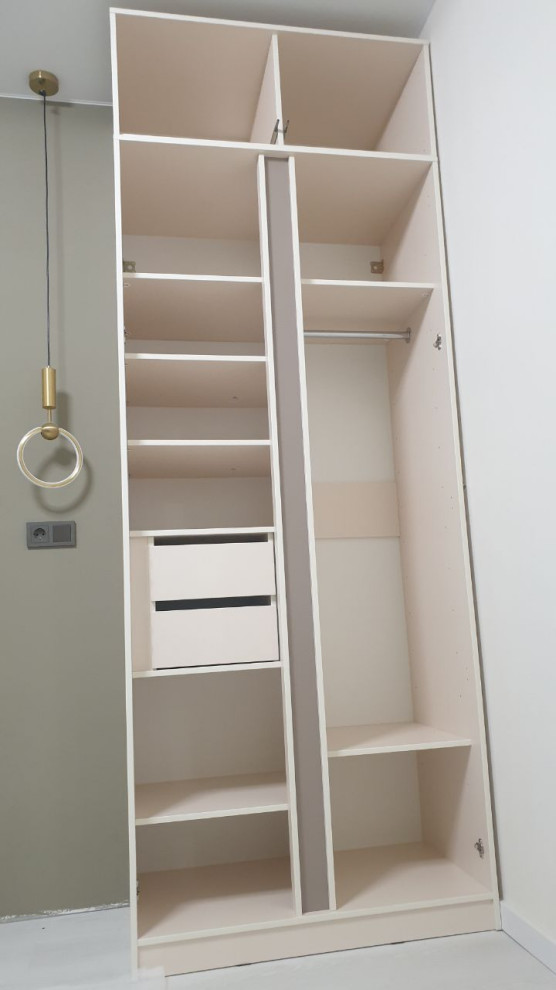 Распашные шкафы