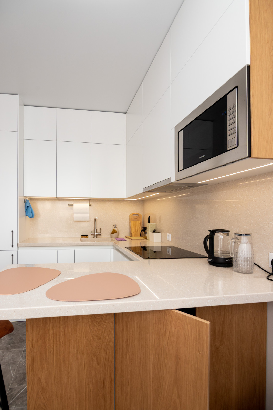 Современная кухня в минималистичном стиле