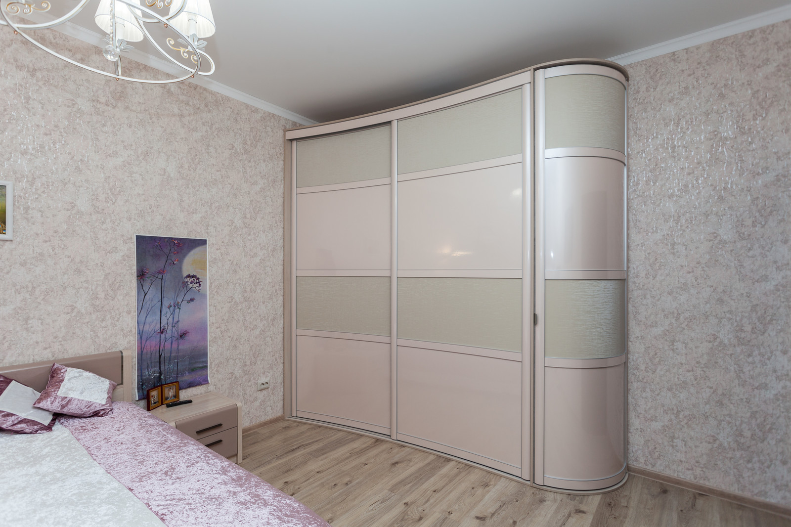 Обложка проекта: Шкаф купе с радиусными фасадами