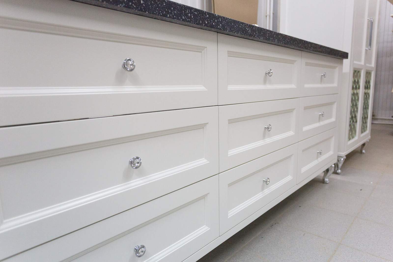 Фурнитура для мебели.