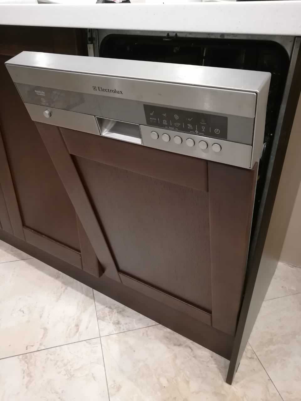 Кухня городская классика из массива дуба для г.Ноябрьска