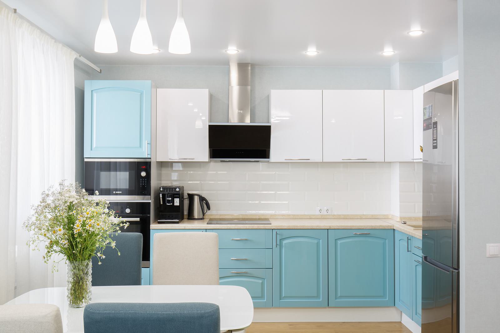 Бирюзовая квартира по улице Интернациональная