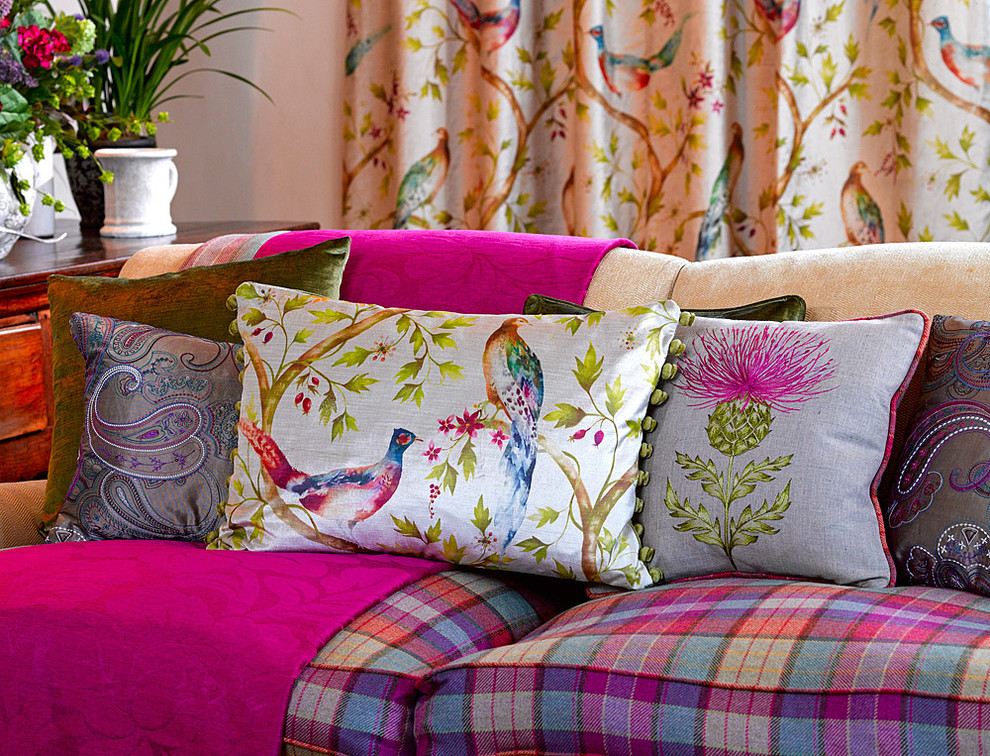 Обои и ткани в интерьере: дизайнерские узоры в жизни