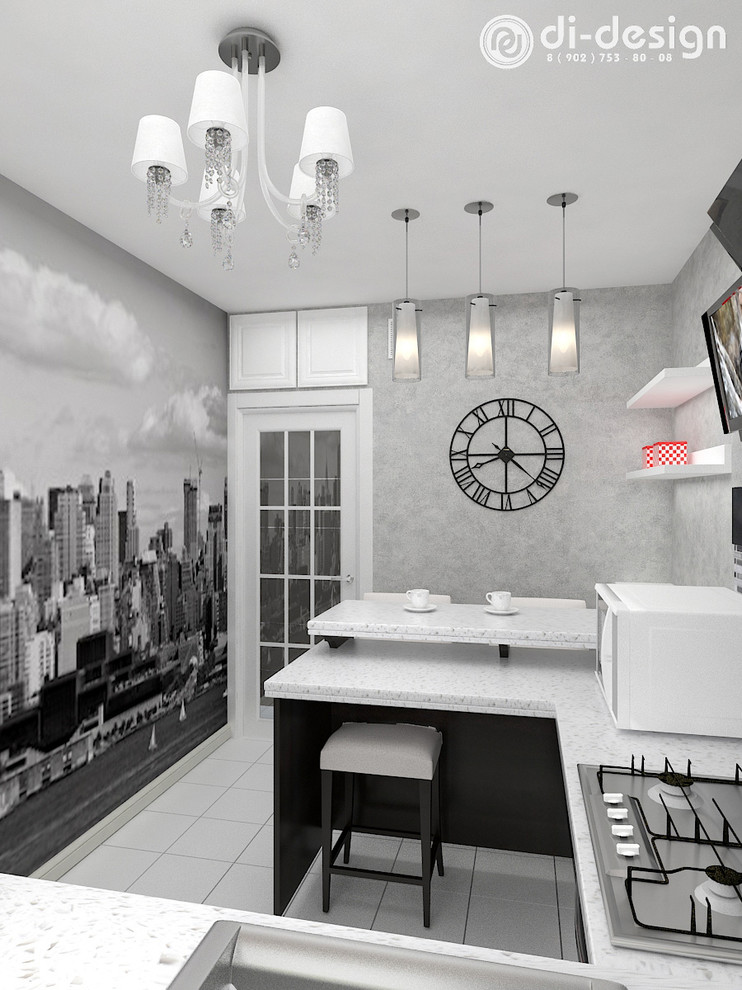 Черно-белая кухня с нестандартной планировкой