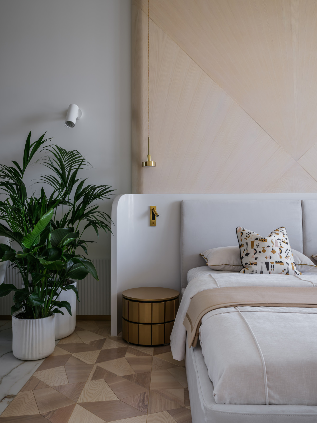 Двухуровневая квартира в центре Москвы 390м2