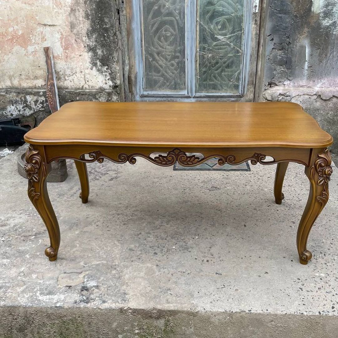 Обложка проекта: Стол из массива