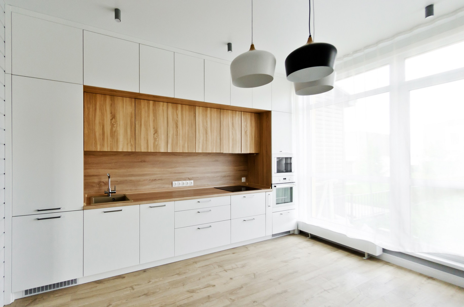 елая кухня в скандинавском стиле на проспекте Весеннем.