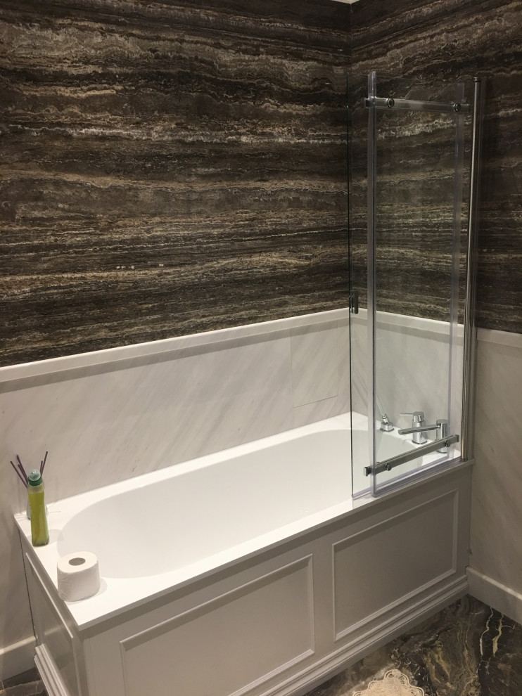 Ванна из мрамора и травертина