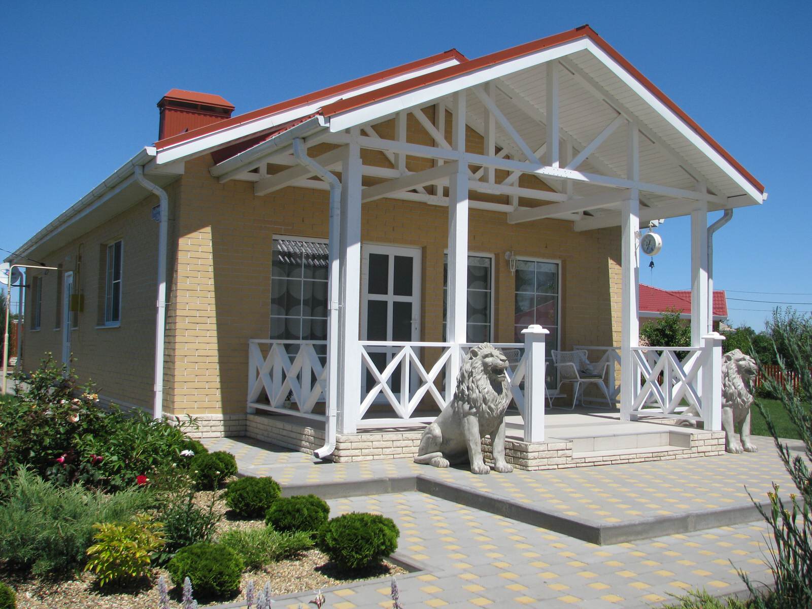 Финский дом с красивой террасой