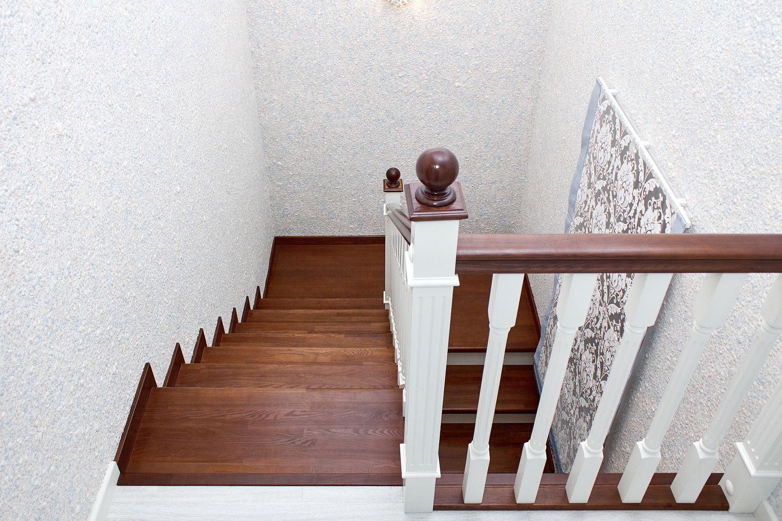 Обложка проекта: Лестница из бука