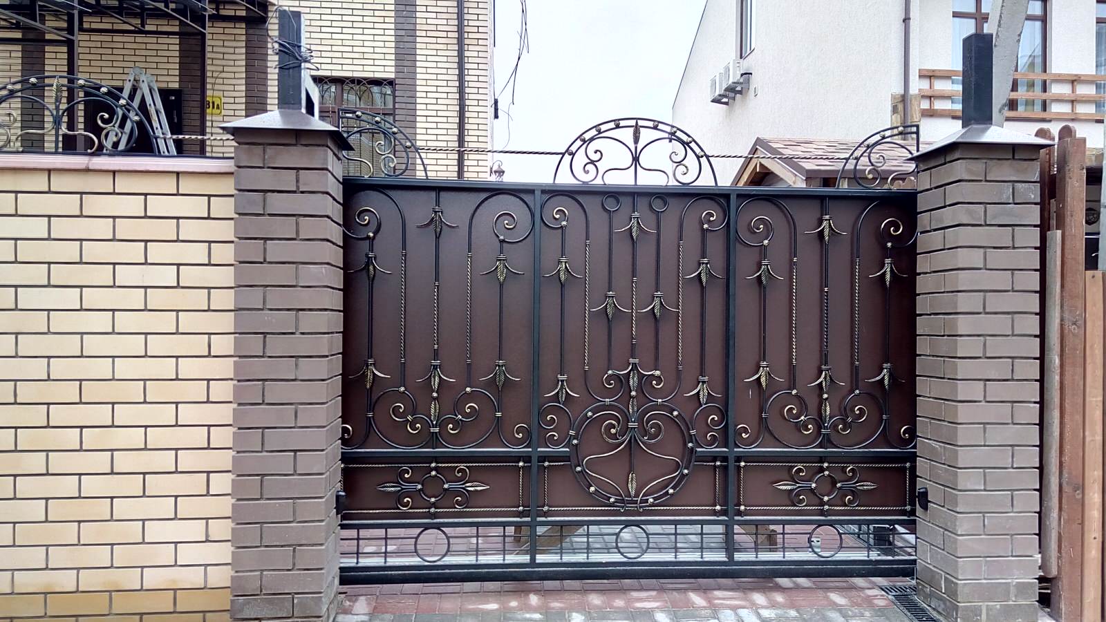 откатные кованые ворота, кованая калитка