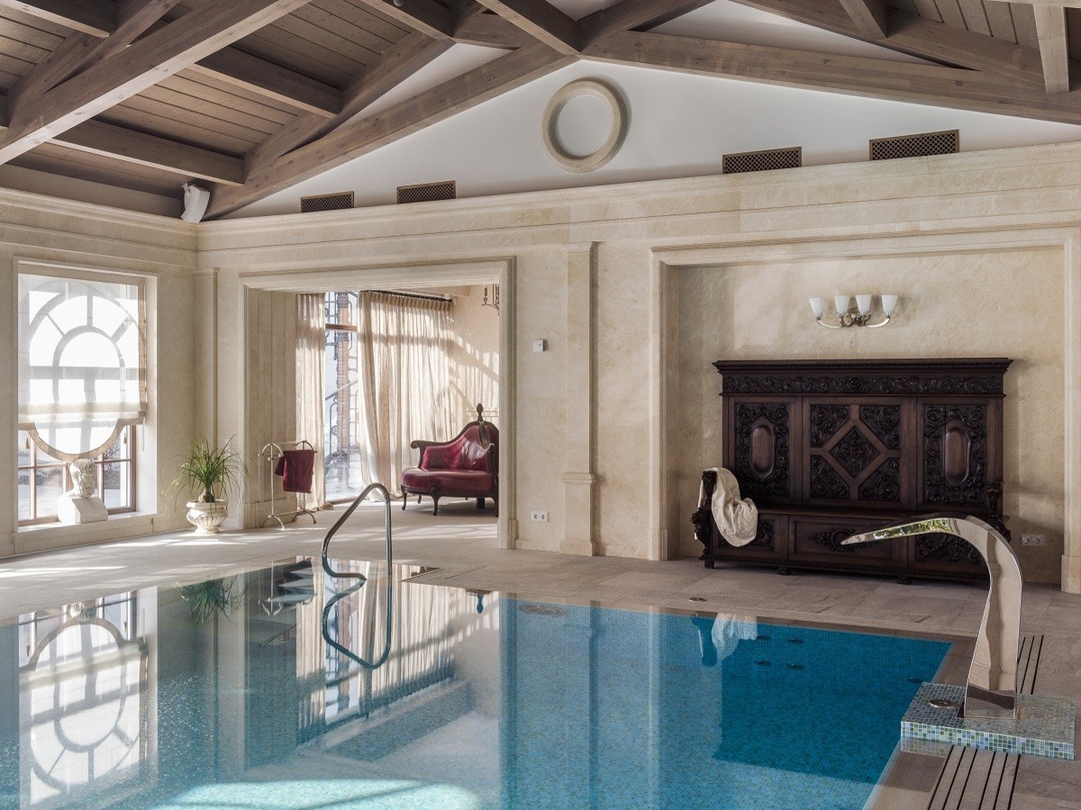 Дом с бассейном. Дизайнер Першхайло Анна