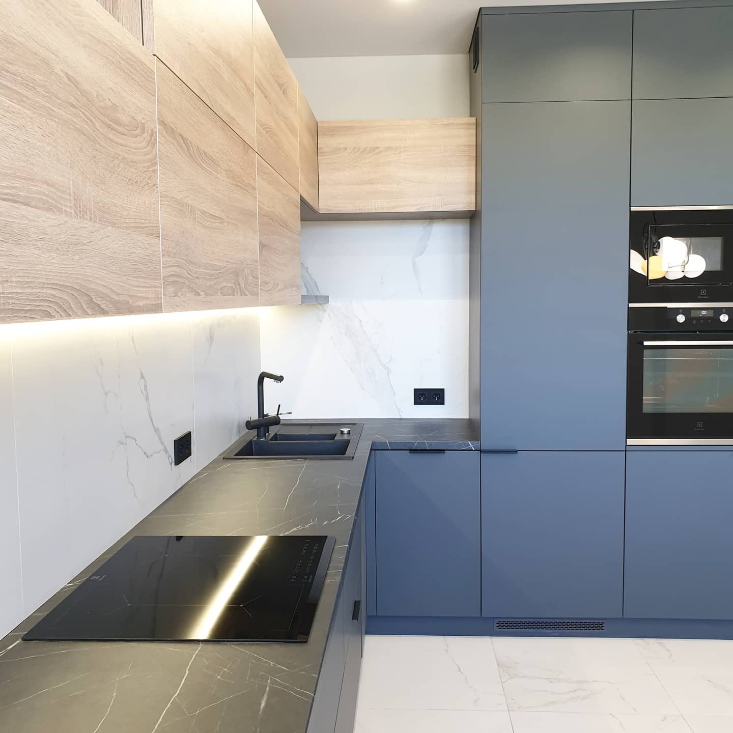 Contemporary apartment