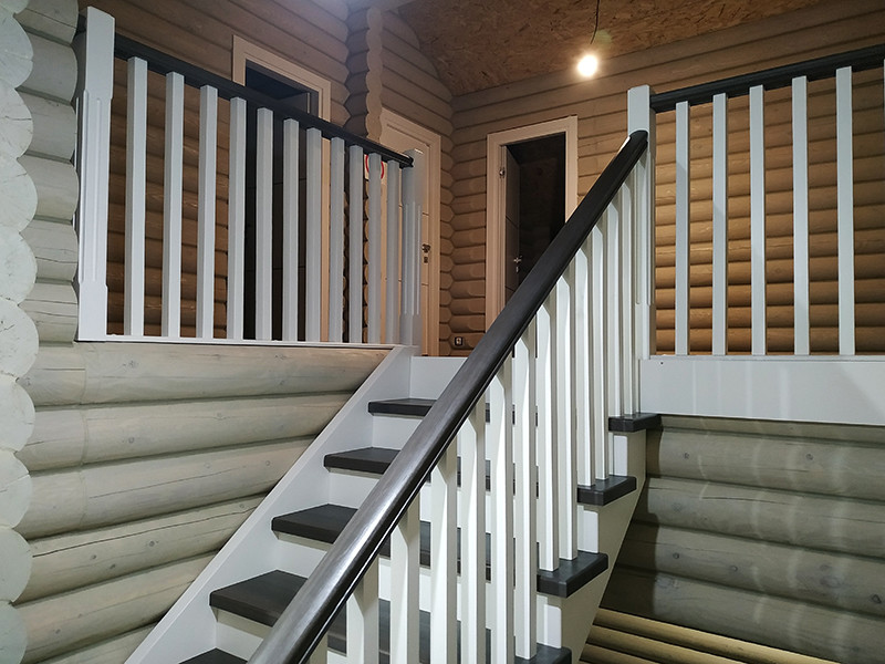 Лестница с подлестничным пространством