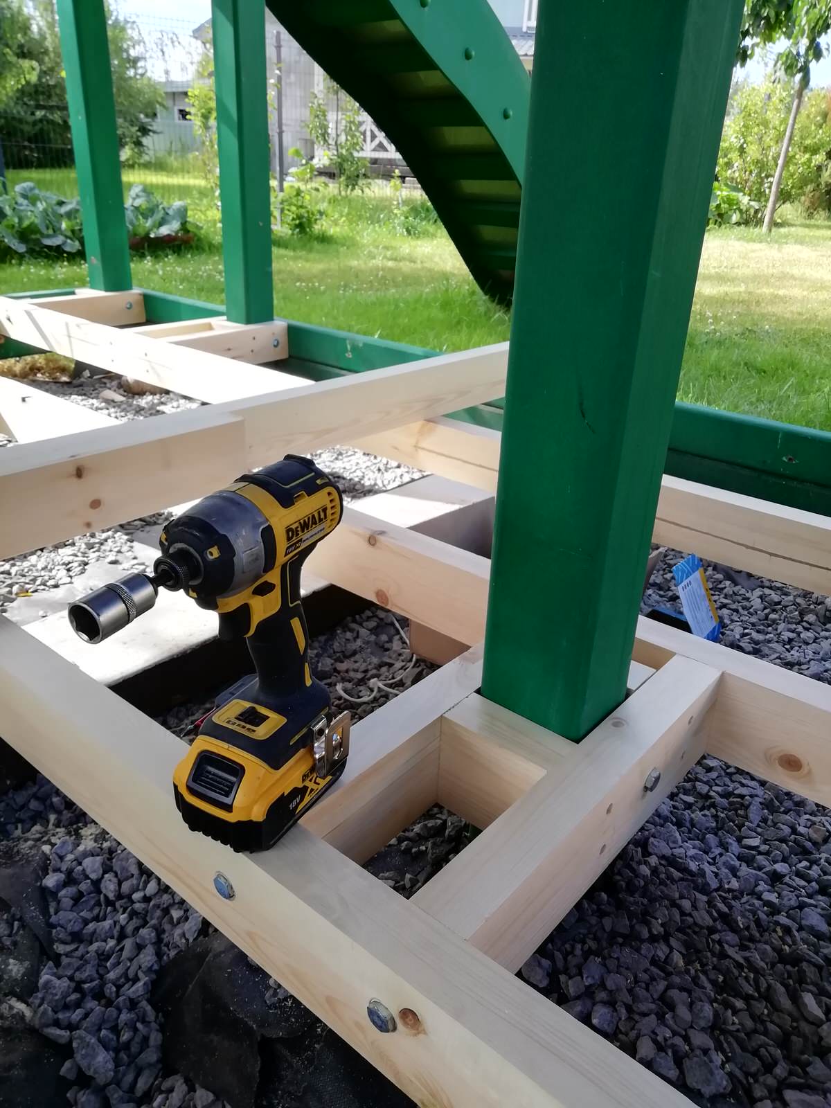 Обложка проекта: Терраса к детскому домику