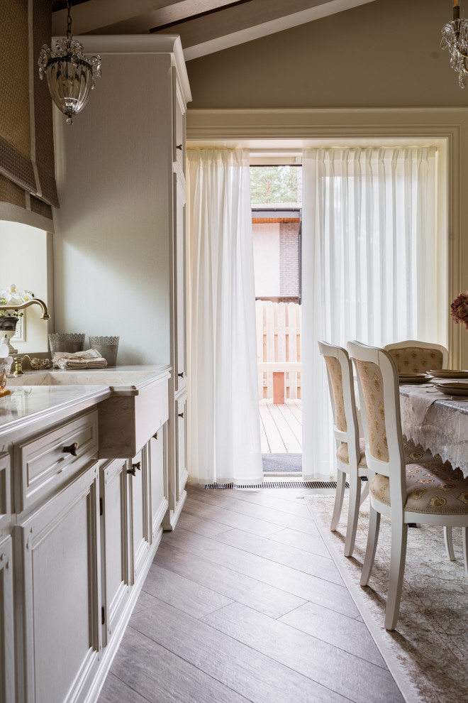 Свет за окном