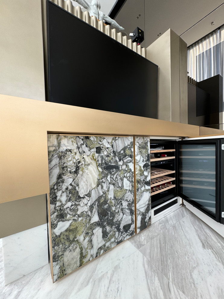 Шкаф с мини баром