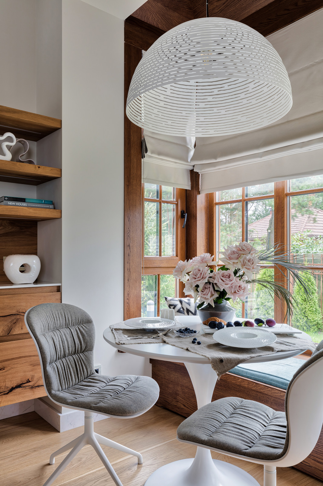 Дом с потайной лестницей