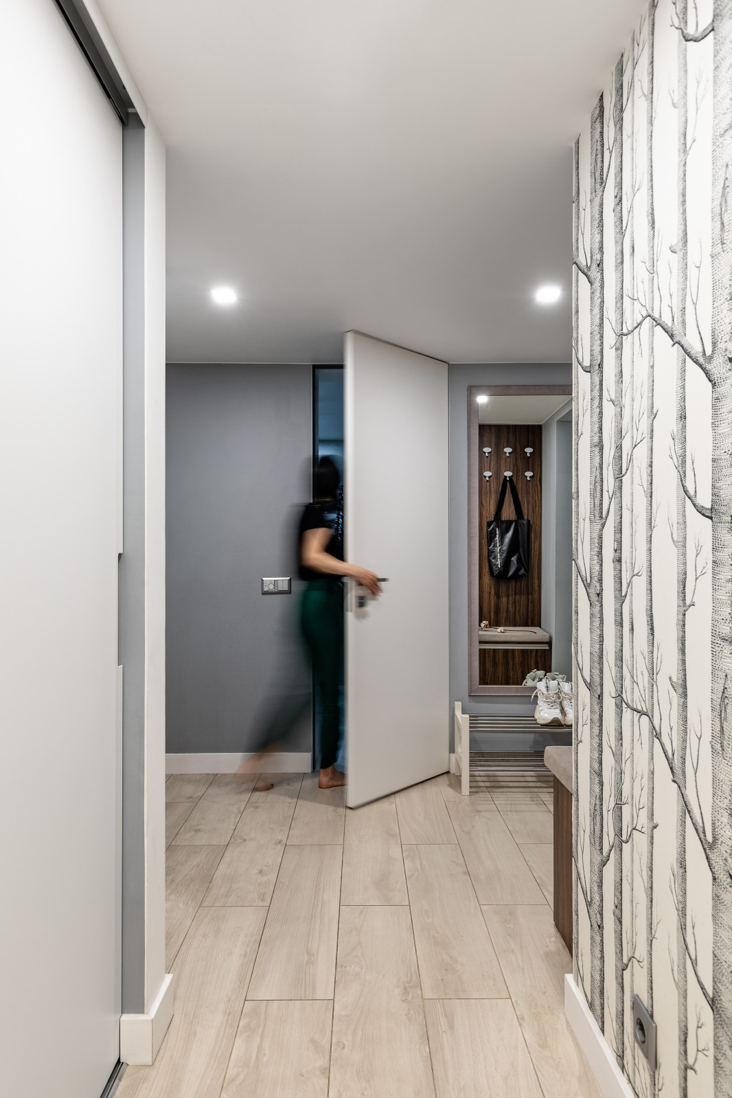 Белая мансардная квартира в историческом центре Петербурга