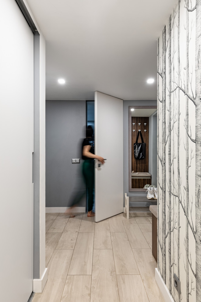 Белая мансардная квартира в историческом центре Петербурга