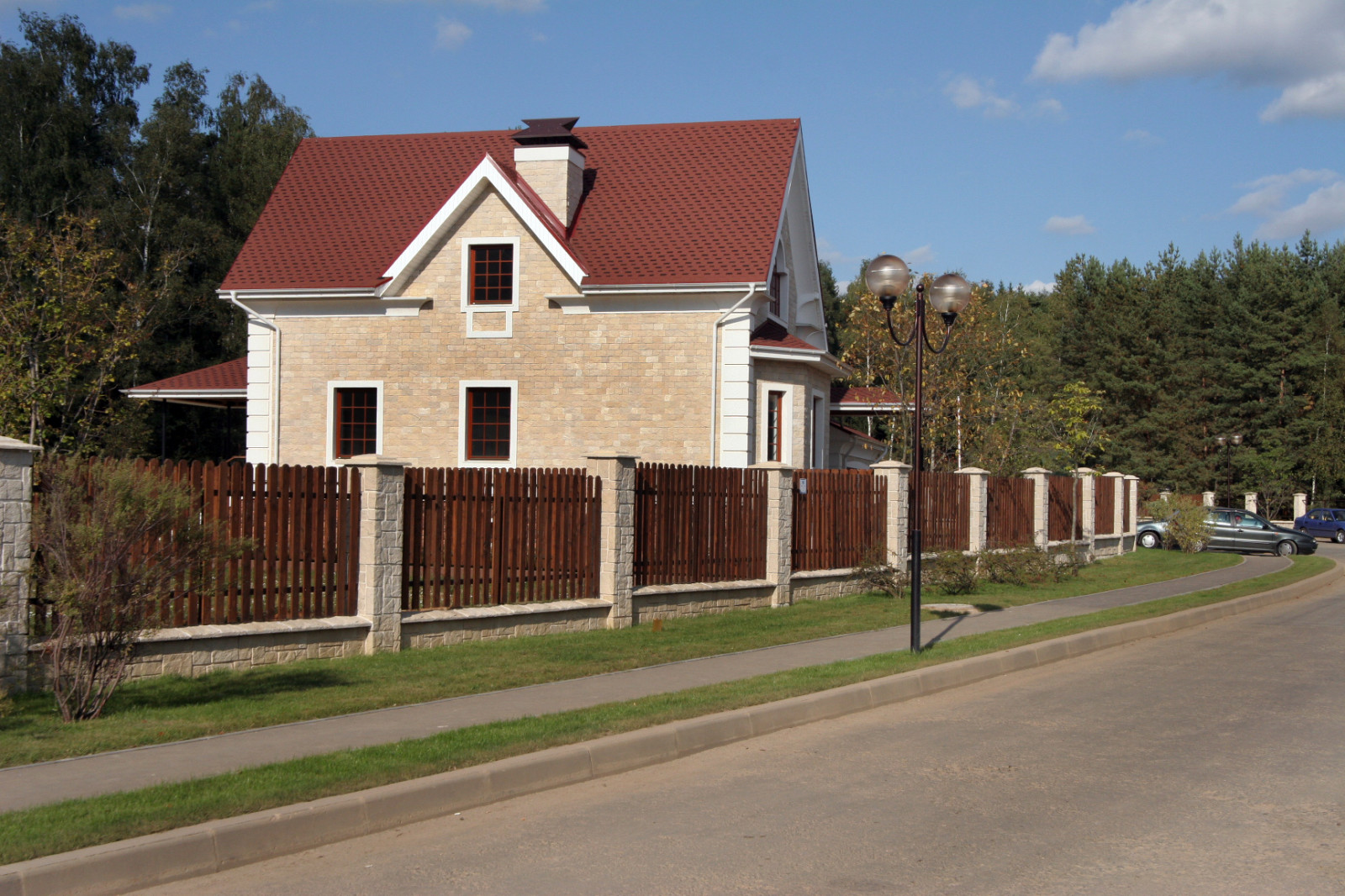 Искусственный камень в экстерьере